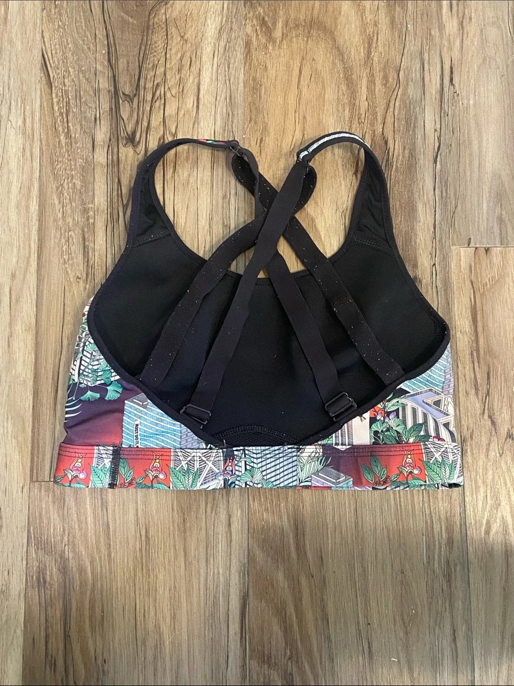 EUC Nike size M eclectic streetwear printed high impact sports bra athletic